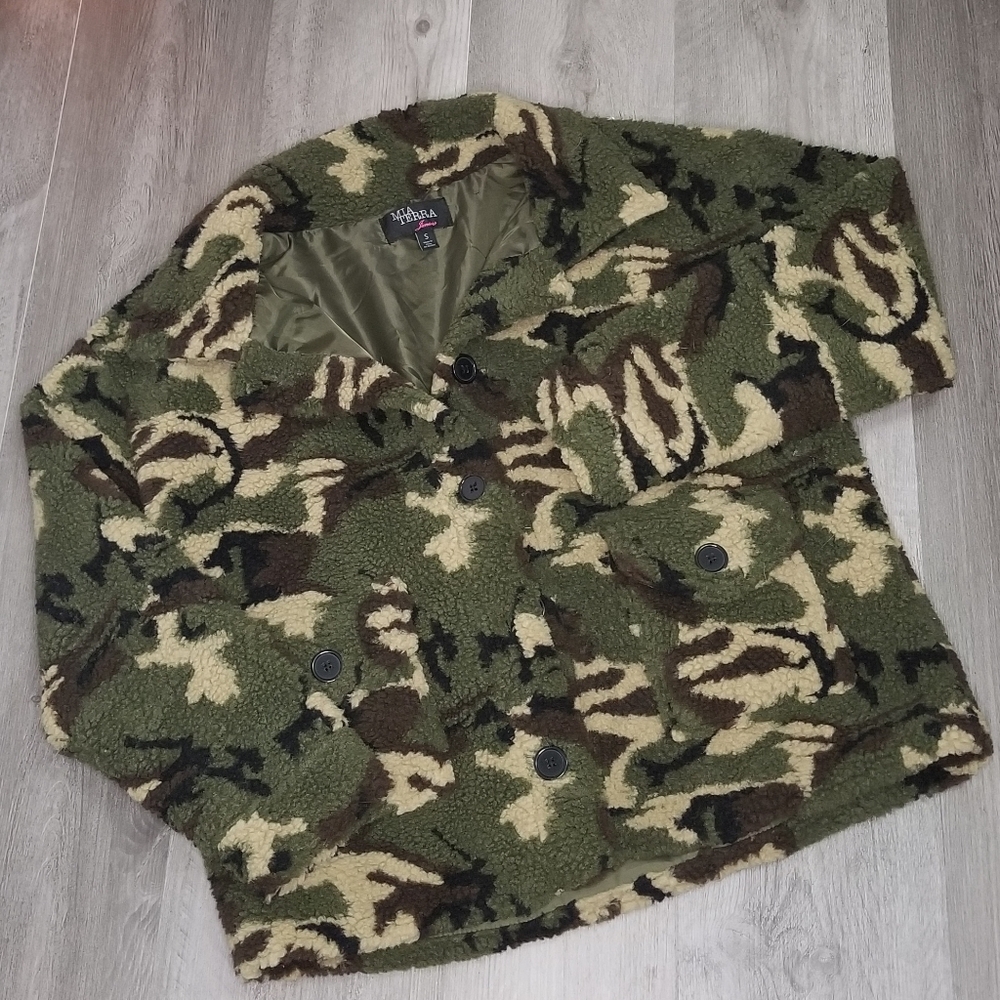 NWOT Camo jacket